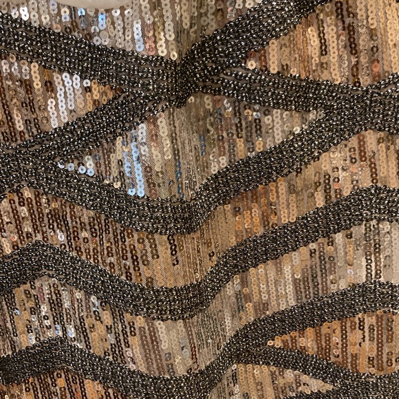 Ladies, sequence, and white mini - Picture 3 of 4